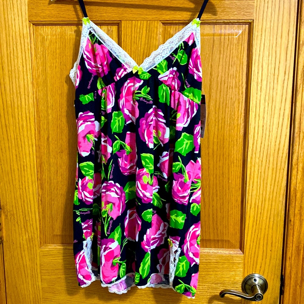 NWT Betseyville Black Large Rose Chemise Size Large, Never Used